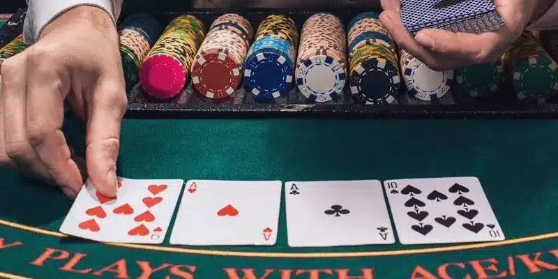 Bí kíp chinh phục bàn cược Omaha Poker từ chuyên gia